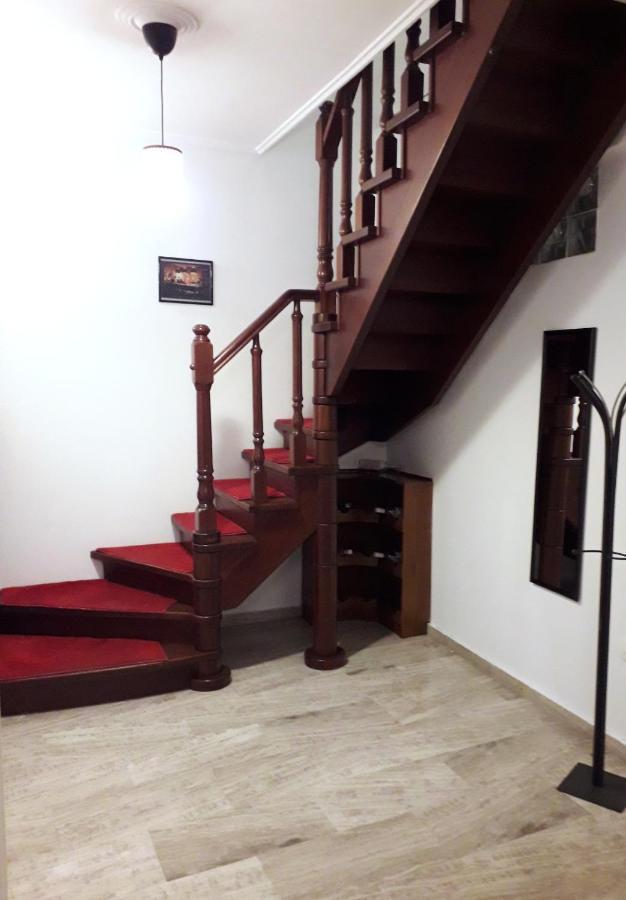 The Home Sweet Home - Family Friendly 2 Floor Apartment Каламата Екстер'єр фото