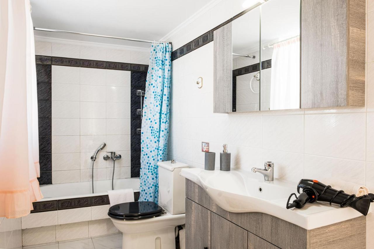 The Home Sweet Home - Family Friendly 2 Floor Apartment Каламата Екстер'єр фото